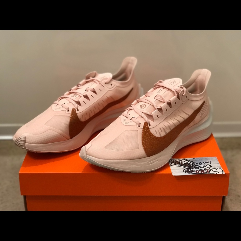 NEW Nike Zoom Gravity Running Shoes Gold Pink - Picture 2 of 8